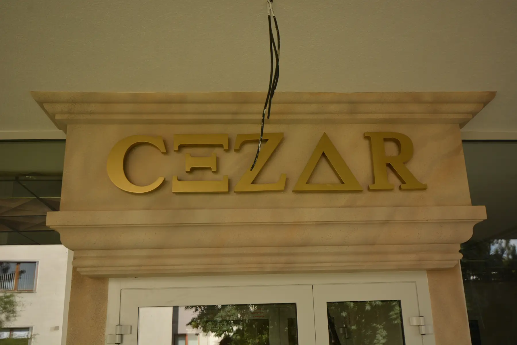 Vonkajší portál s názvom CEZAR
