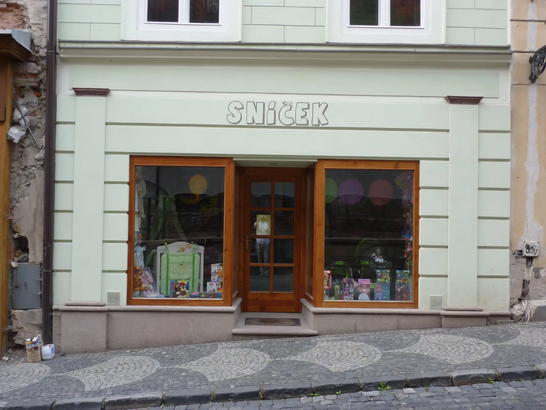Prízemie s obchodným portálom po obnove