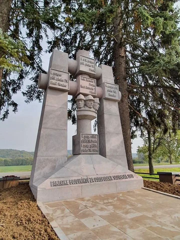 Pamätník padlým legionárom — fotka z priebehu prác